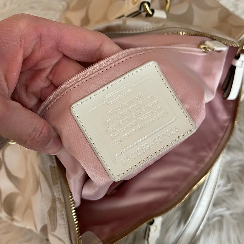 Authentic | Coach Bag | Loved ♥️ - Picture 11 of 15